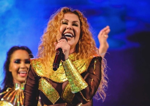 Joelma e Kevin O Chris agitam Festa dos Visitantes em Parintins