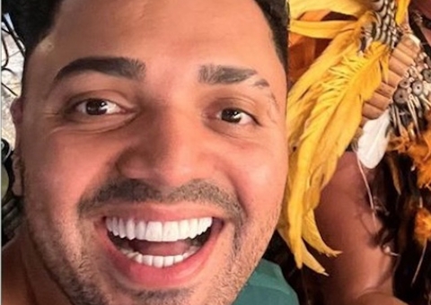 Tirulipa exalta apresentação do Boi Caprichoso em Parintins: ‘Botou para lascar'