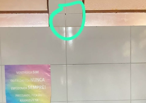 Alunos descobrem câmera escondida em banheiros de escola