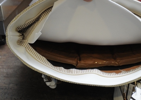 Grávida pede ajuda da PM para encontrar bolsa furtada com drogas; vídeo