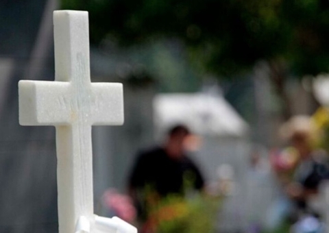 Cemitério é entregue revitalizado na Torquato Tapajós