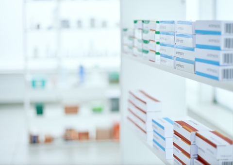 Homem rouba R$ 10 mil durante assalto a drogaria em Manaus