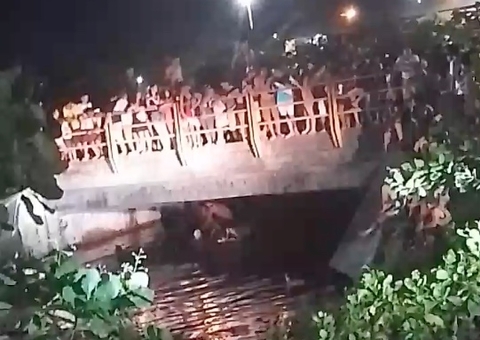 Mãe de criança que caiu em igarapé de Manaus precisou ser socorrida às pressas durante buscas