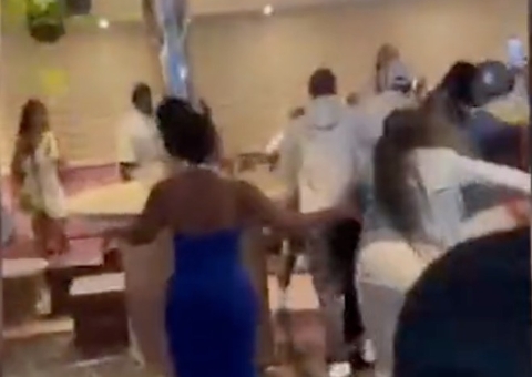 Ciúme após sexo a três acaba em pancadaria em cruzeiro; vídeo 