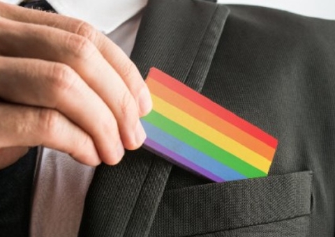 Homofobia no ambiente de trabalho leva empresa a ser condenada