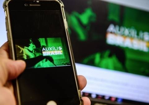 Cartão do Auxílio Brasil começa a ser entregue; veja quem receberá