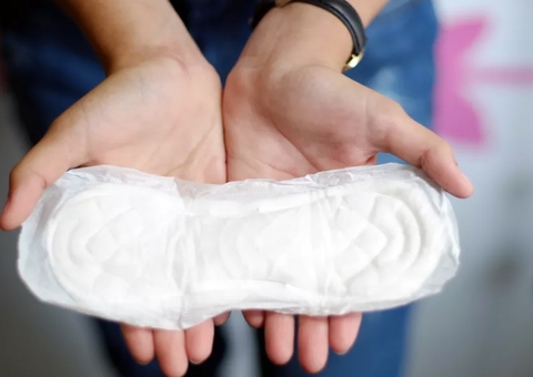 Homem passa 20 anos menstruando e motivo é ainda mais chocante