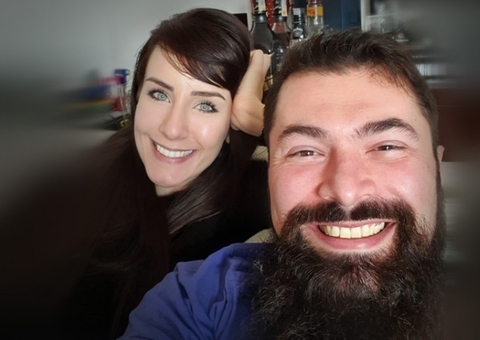 Justiça concluiu que namorada atirou em delegado e se matou em seguida 