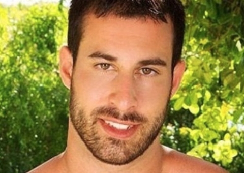 Ator pornô Jason Pacheco morre aos 33 anos após pedir ajuda na internet