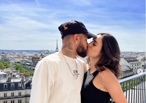Bruna Biancardi volta a aparecer sem aliança e boato de término com Neymar aumenta