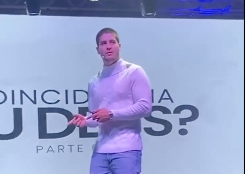 Arthur Aguiar cobra caro e lota palestra sobre história de vida, em NY; saiba quanto