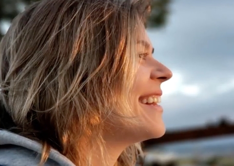 Mulher passa mal e morre após beber cerveja em show de Luísa Sonza