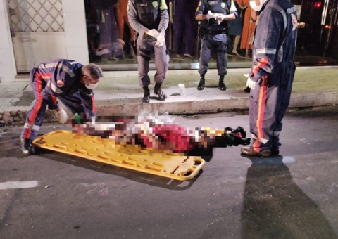 Suspeito de assalto é espancado e tem mão quase decepada em Manaus