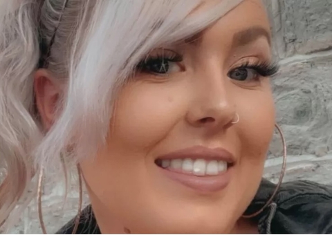 Com dor, mulher vai ao banheiro e descobre gravidez ao ver pés do bebê saindo