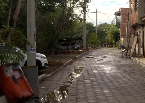 Sozinha, bebê é encontrada 'vagando' em rua de madrugada