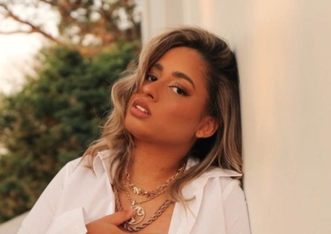 Nua, MC Loma exibe barrigão aos 7 meses: ‘amando lhe gerar’