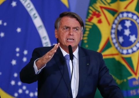 Bolsonaro diz que abandono da BR-319 interessa crime organizado