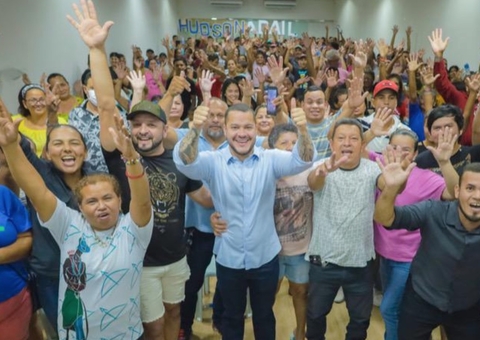 Adail Filho discute sobre melhorias sociais com moradores da zona Leste de Manaus