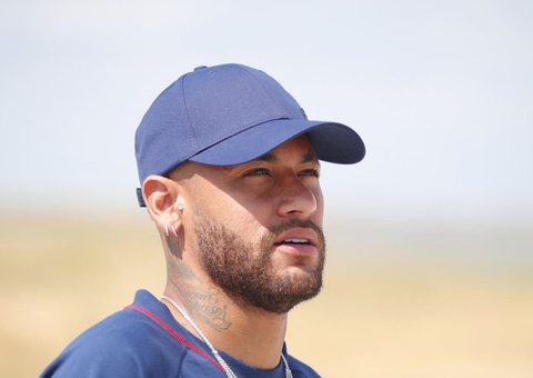 Ministério Público da Espanha pede 2 anos de prisão para Neymar por peculato 