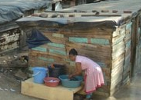 Estudo aponta que pessoas pobres adquirem doenças crônicas 10 anos mais cedo