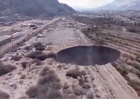 Buraco gigante aparece no Deserto do Atacama e intriga autoridades; vídeo