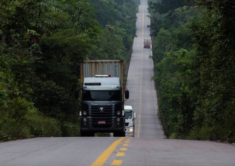 Auxílio Caminhoneiro: Mais de 2,7 mil motoristas receberão o benefício no Amazonas