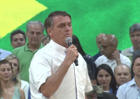 Plano de governo de Bolsonaro terá defesa de armas e promessa de auxílio maior