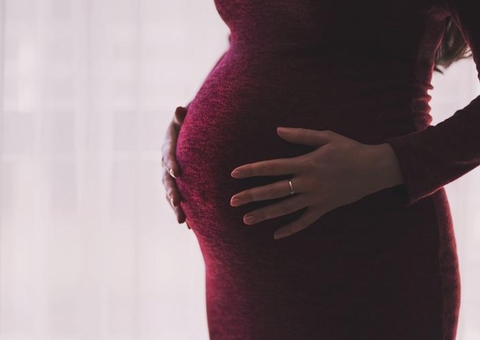 Ingerir álcool durante a gravidez pode causar síndrome alcoólica fetal