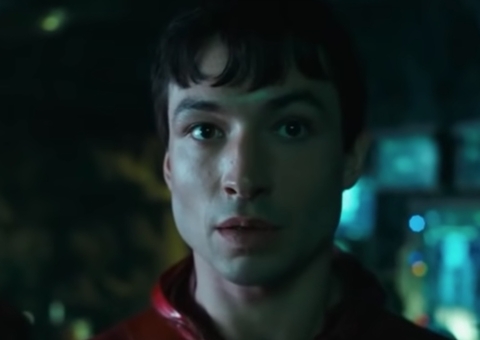 Ezra Miller é suspeito pelo desaparecimento de mulher e filhos; Família estava na casa do ator 