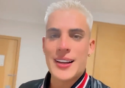 Superou? Tiago Ramos cobre tatuagem em homenagem à mãe de Neymar