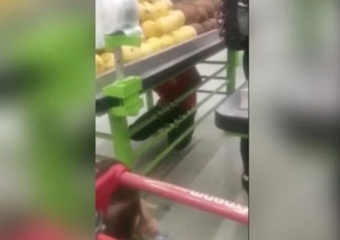 Mãe flagra funcionário se masturbando na frente da filha de 2 anos em supermercado