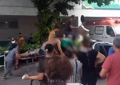 Vídeo mostra vítimas de incêndio no Mercado Adolpho Lisboa chegando em hospital em Manaus