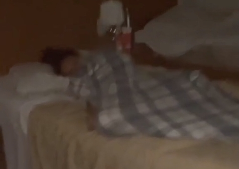 Turistas se deparam com mulher nua em quarto de hotel em que estavam hospedados no Rio 