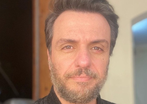 Rodrigo Lombardi publica foto rara do filho: 'saudade'