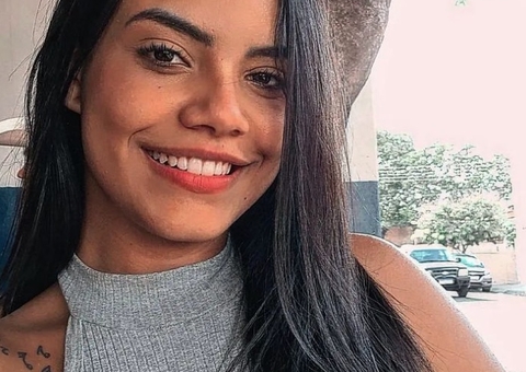 Cantora de 20 anos e namorado morrem em acidente de carro em SP