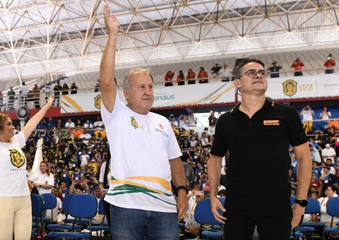 Zico participa de abertura de competição para encontrar novos talentos do futebol em Manaus
