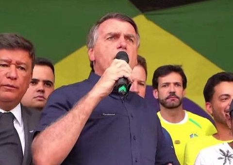 Bolsonaro diz que deve ir ao debate de domingo e que será alvo dos adversários