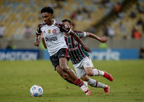 Vitinho está de saída do Flamengo e já se despediu dos companheiros 