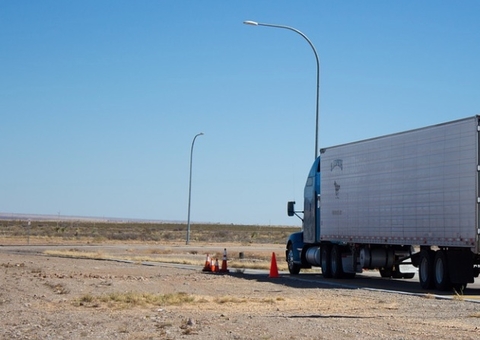 Com dados desatualizados, 400 mil caminhoneiros podem não ter auxílio