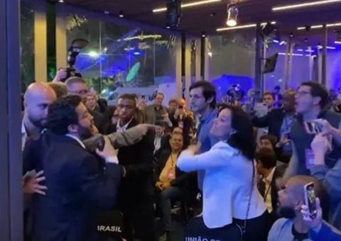 André Janones e Salles discutem nos bastidores de debate na Band; vídeo