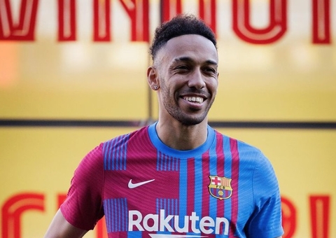 Aubameyang, do Barcelona, é agredido com barra de ferro durante assalto a sua casa
