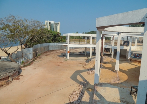 David Almeida vistoria obras do 'Local Casa de Praia' e indica data de inauguração