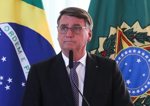 Bolsonaro sanciona lei que dispensa aval do marido para laqueadura