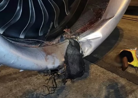 Motociclistas morrem após serem sugados por turbina de avião