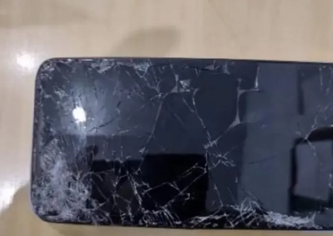 Filho agride mãe por não gostar de roupas que ela havia comprado para neto