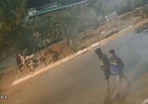 Jovem é morto com facada no peito ao sofrer assalto enquanto passeava com namorada