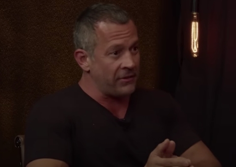 Malvino Salvador sai em defesa de Bolsonaro e critica Globo e seus jornalistas