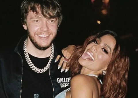 Após rumores de término, Anitta dá unfollow e apaga fotos em Murda Beatz
