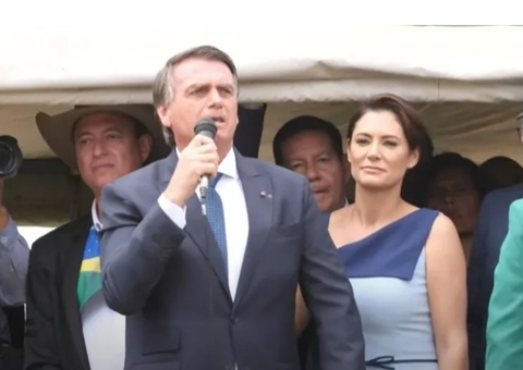 Vídeo: Bolsonaro puxa coro de 'imbrochável' na comemoração do 7 de Setembro