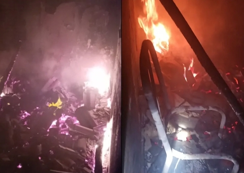 Casa é atingida por raio e pega fogo durante chuva de granizo